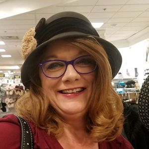 Meet your Posher, Leah